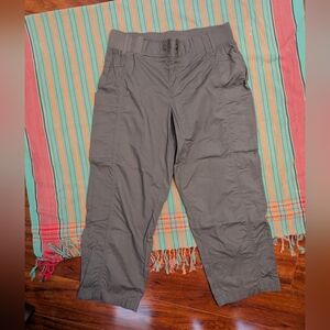 Star Style Gray Capris